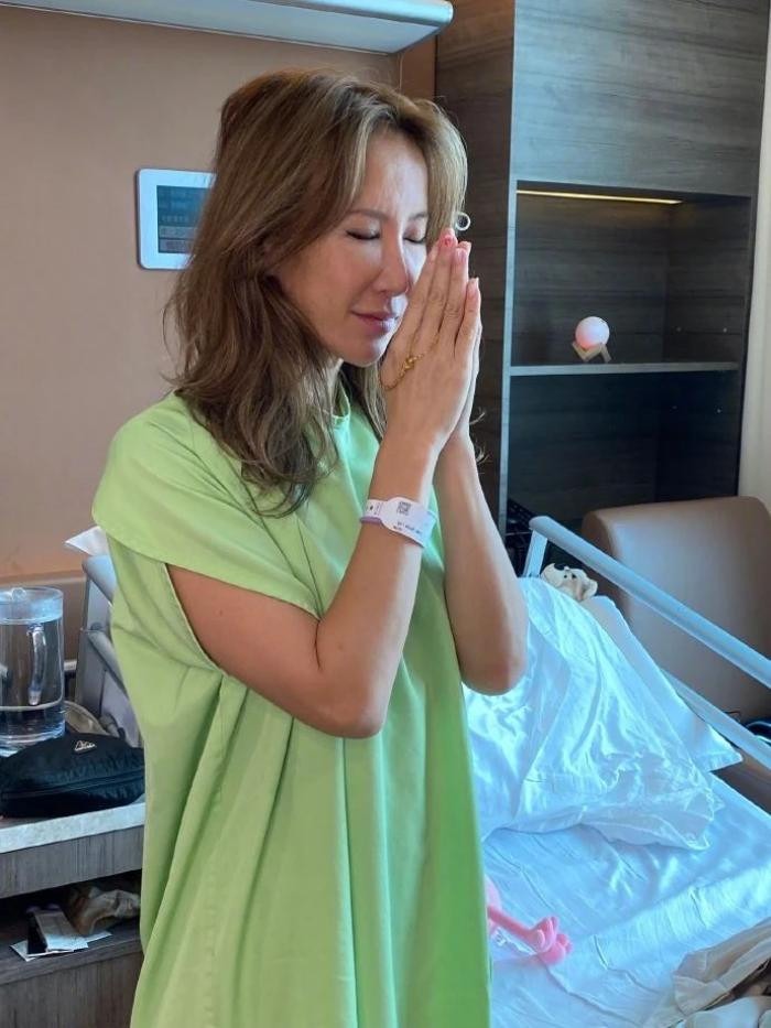 Sự ra đi của nữ ca sĩ khiến người hâm mộ khắp châu Á bàng hoàng và đau xót.