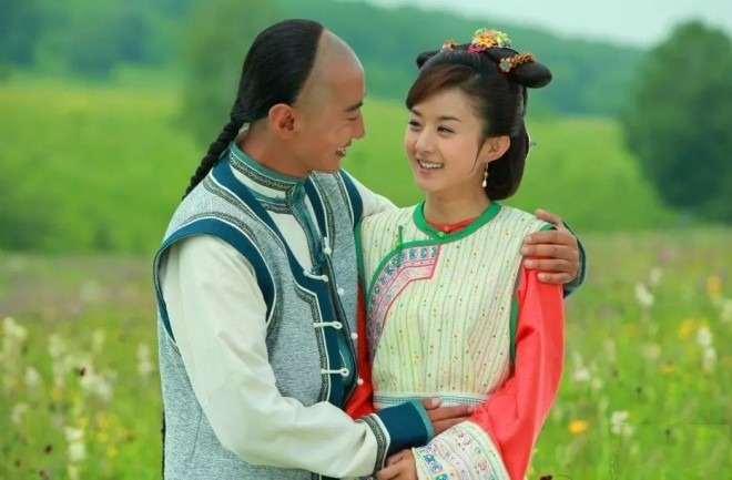 Cao Tử Kỳ yêu Triệu Lệ Dĩnh nhưng lại bị cô phản bội.