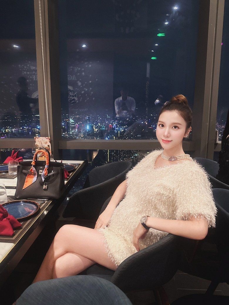 Thời gian qua, người đẹp hiếm khi chia sẻ về gia đình nhỏ.