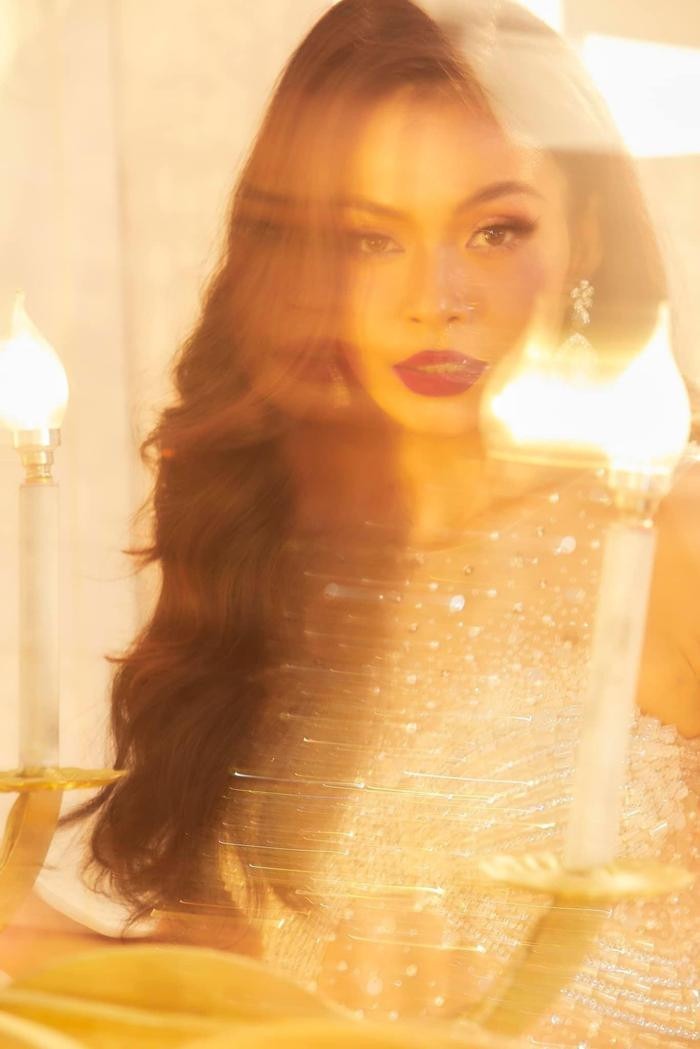 Sau khi sinh con đầu lòng, Mâu Thủy tập trung vào việc chăm sóc, quan tâm đến con trai và vun vén tổ ấm nhỏ.