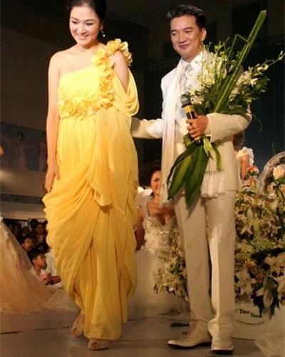 Đàm Vĩnh Hưng vô tình tiết lộ chuyện hôn nhân tan vỡ của Nguyễn Thị Huyền khiến dân tình xôn xao, chỉ trích