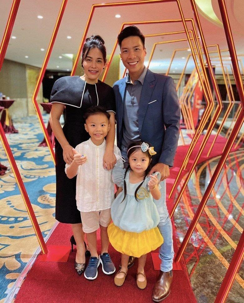 Mối tình đầu không thành nhưng hiện tại, Ngọc Mai và nghệ sĩ xiếc Quốc Nghiệp đang có cuộc sống hôn nhân hạnh phúc cùng 2 con.