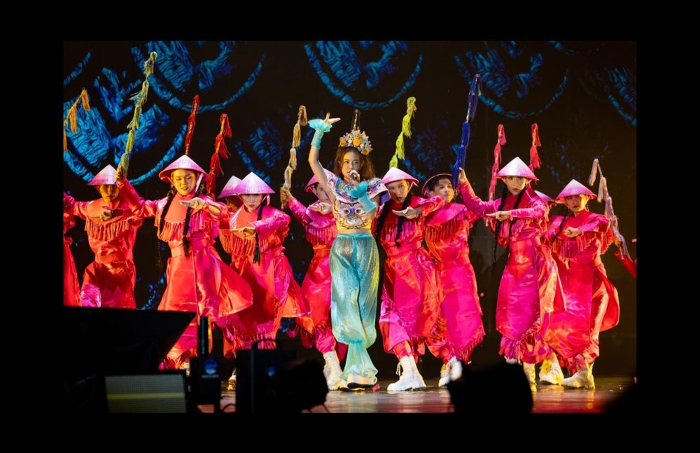 Chị đẹp liên tục xảy ra ồn ào đạo nhái