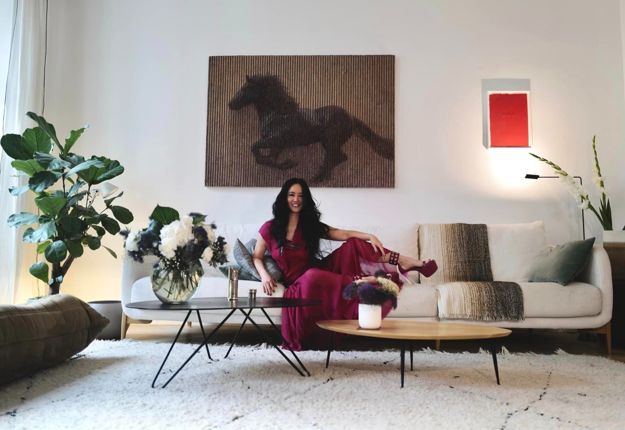 Sau nhiều năm cống hiến cho nghệ thuật, diva Hồng Nhung đã sở hữu cho mình khối tài sản đồ sộ gồm cả bất động sản ở Việt Nam và nước ngoài.