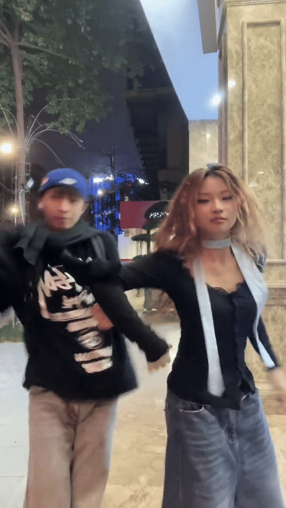 Cả hai đều sở hữu thần thái, chất riêng cực cuốn hút