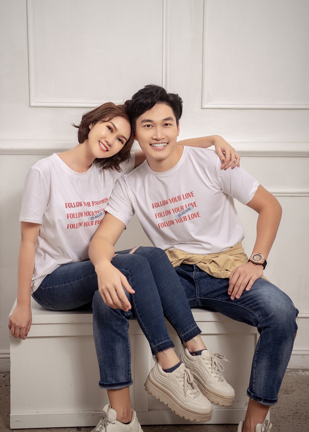 Năm 2017, cô gặp Đình Tú - nam diễn viên trẻ kém mình 3 tuổi và tình cảm của cặp đôi nhanh chóng nảy nở và dần tiến tới hẹn hò. Tưởng rằng chuyện tình của Hương Giang - Đình Tú sẽ có kết thúc đẹp sau 5 năm thì lần nữa cặp đôi tuyên bố 'đường ai nấy đi