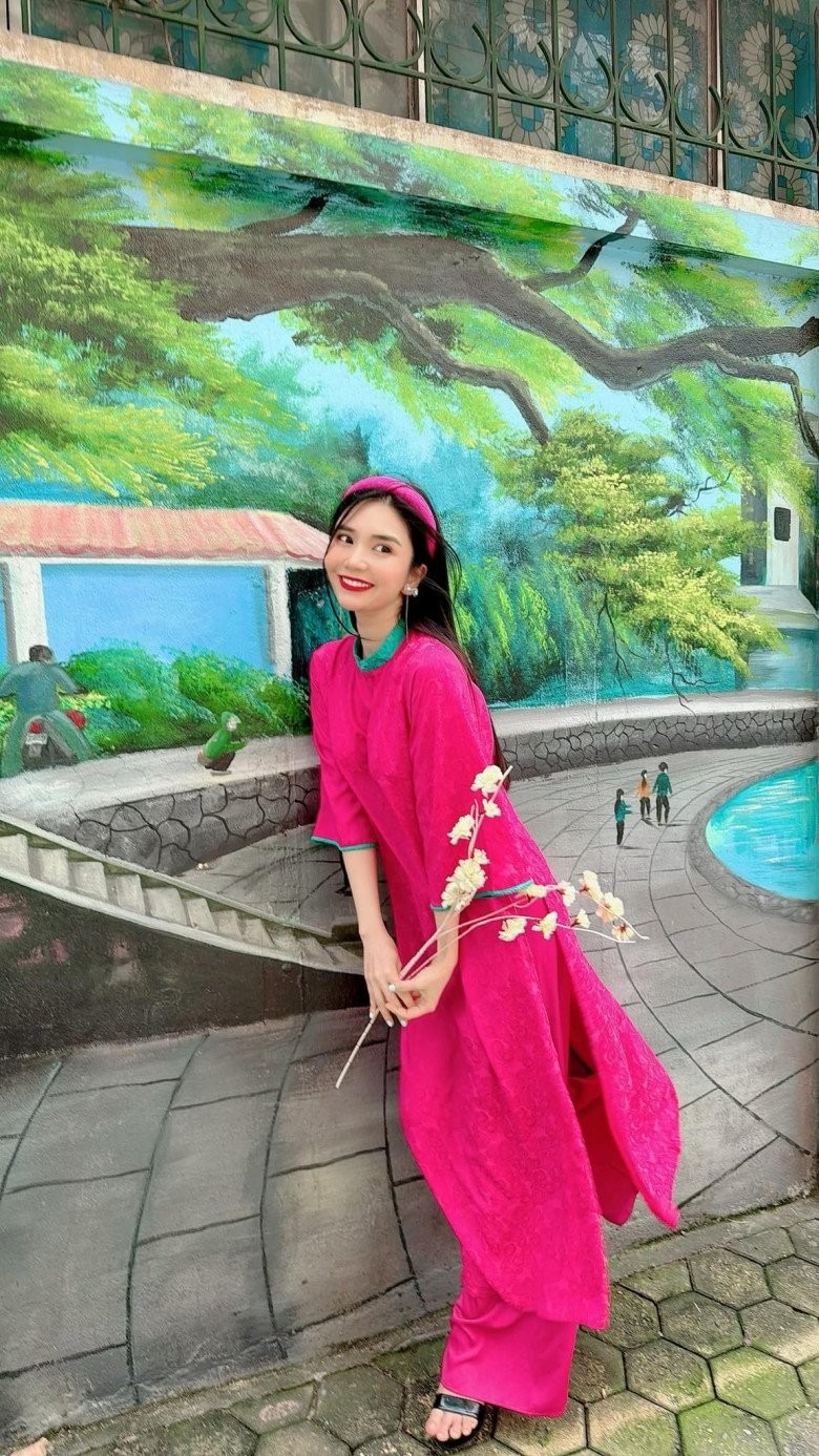 Hình ảnh hiện tại xinh đẹp, rạng rỡ của Thanh Bi.