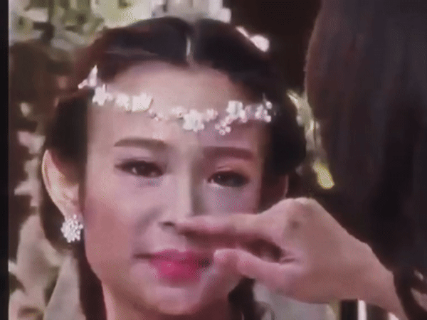 Nhan sắc cực kỳ ngọt ngào của Huyền Baby trong ngày trọng đại.