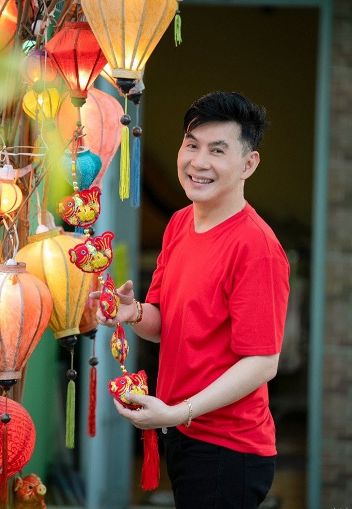 Dù nổi tiếng nhưng anh không muốn chạy theo hào quang mà luôn làm công việc mình yêu thích.