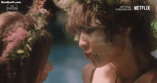 Kim Ji Won và Song Joong Ki xuất hiện trong mùa đầu của series 