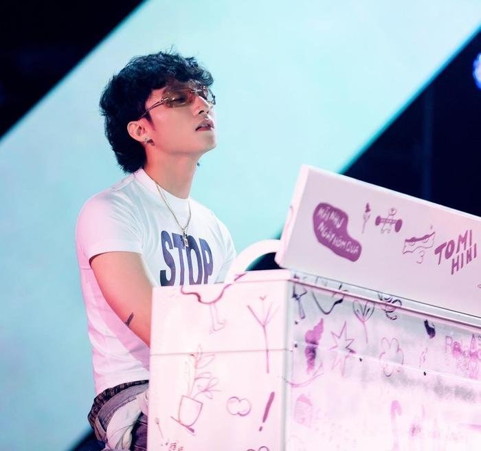 Không ít lần, các ca khúc do chính Sơn Tùng sáng tác đã bị gắn mác đạo nhái.