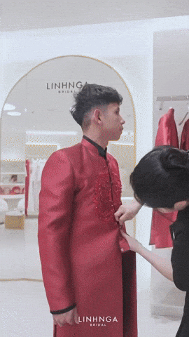 Nàng WAG Kiều Oanh khoe nhan sắc xinh đẹp trong những bộ áo dài cô dâu