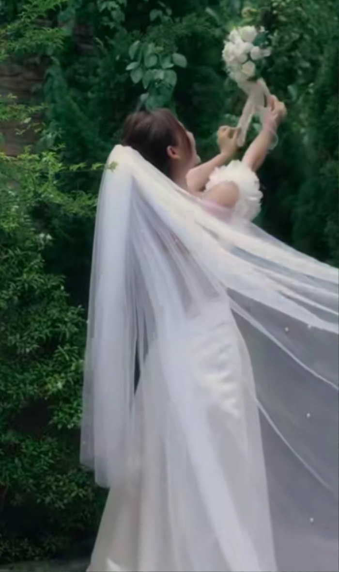 Những hình ảnh được cho là hậu trường chụp ảnh cưới và vợ tương lai