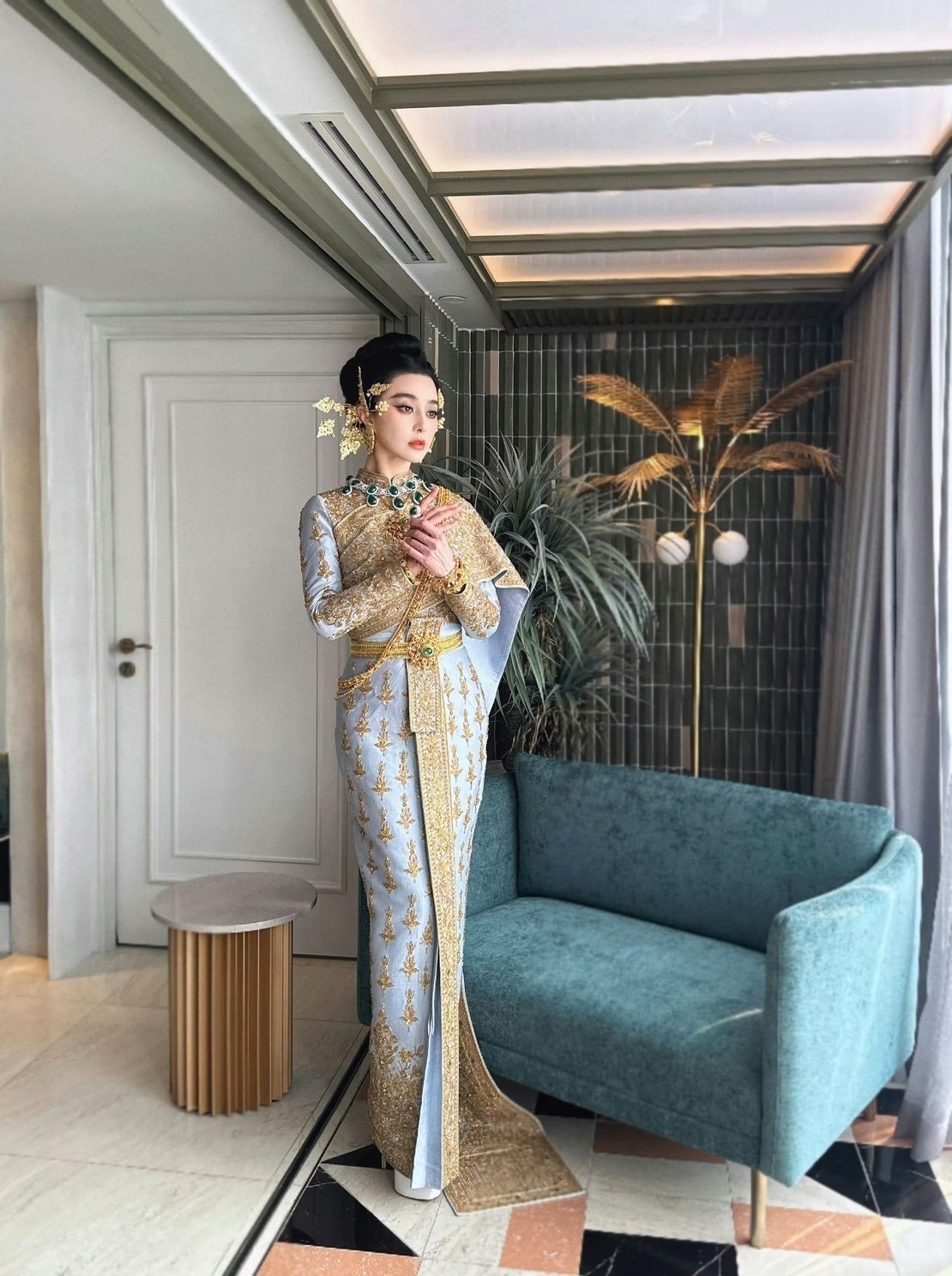 Trên trang cá nhân có hơn 63 triệu fan, Phạm Băng Băng gửi lời chào bằng tiếng Thái. Cô vinh dự và vui khi có cơ hội được đến Thái Lan đón lễ hội Songkran. Ảnh: Weibo.