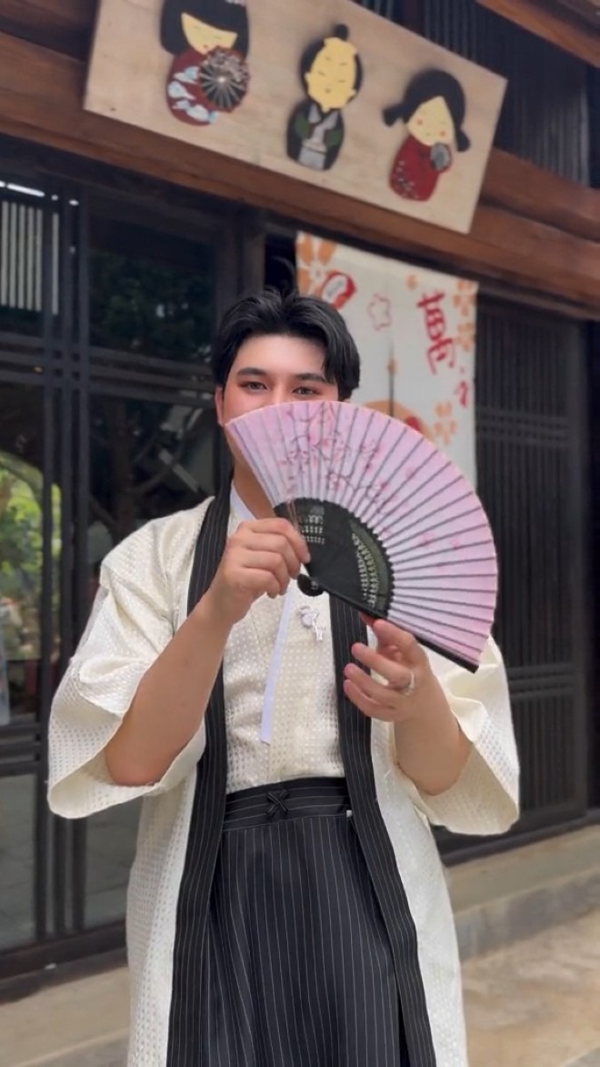 Không kém cạnh chị em, các nam nhân cũng tham gia vào trào lưu 