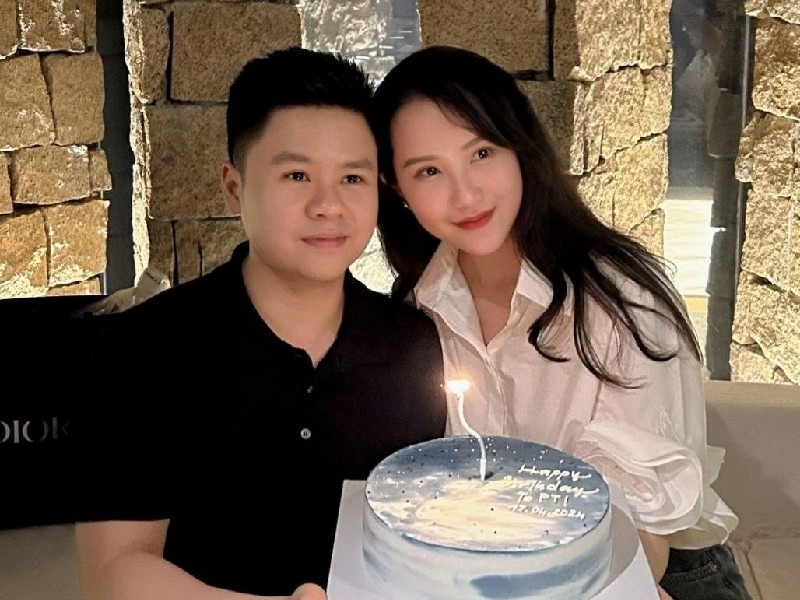 Sau khi kết hôn, Phan Thành và Primmy Trương sống trong căn chung cư cao cấp, đắt đỏ ở TP.HCM. Đón con gái thứ 2 vào cuối năm 2023, cặp đôi vẫn kín tiếng, ít khi chia sẻ với truyền thông.