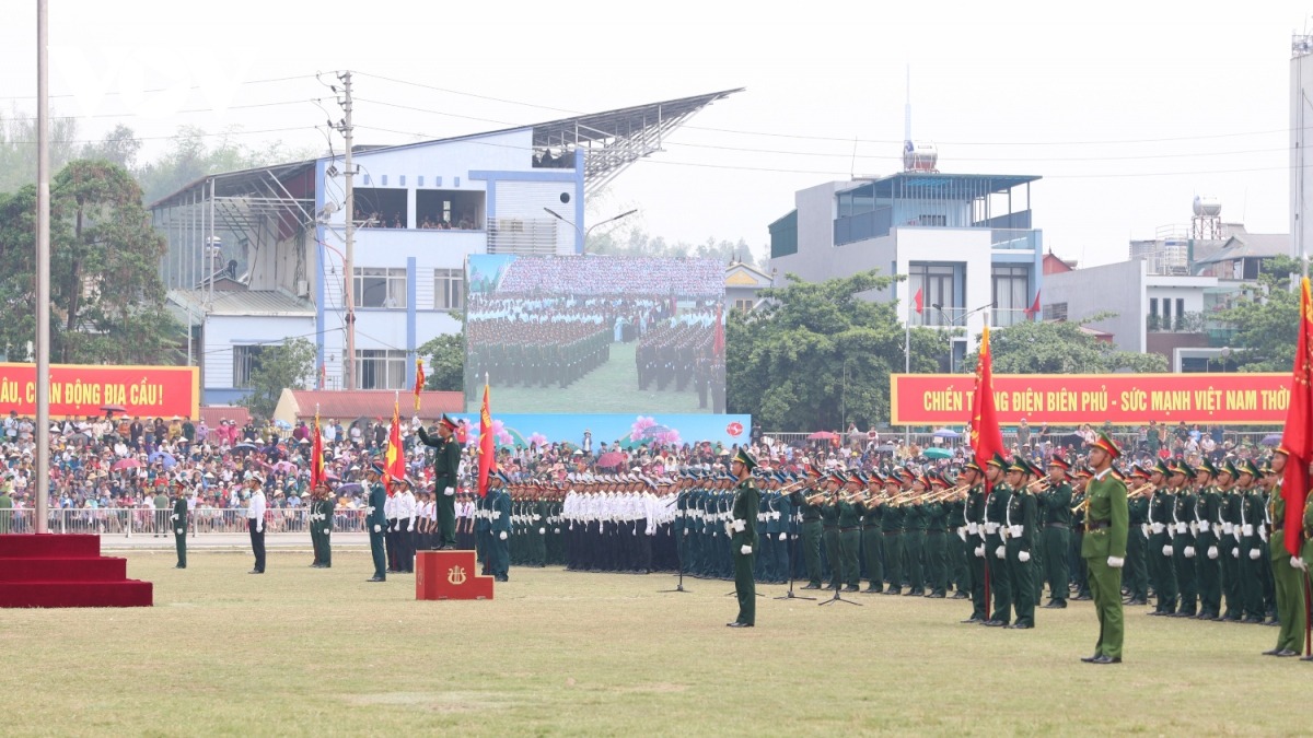 Sau chương trình sơ duyệt quy mô cấp Nhà nước hôm nay, Lễ diễu binh, diễu hành kỷ niệm 70 năm Chiến thắng Điện Biên Phủ sẽ được tổng duyệt vào ngày 5/5 và tổ chức chính lễ vào ngày 7/5.
