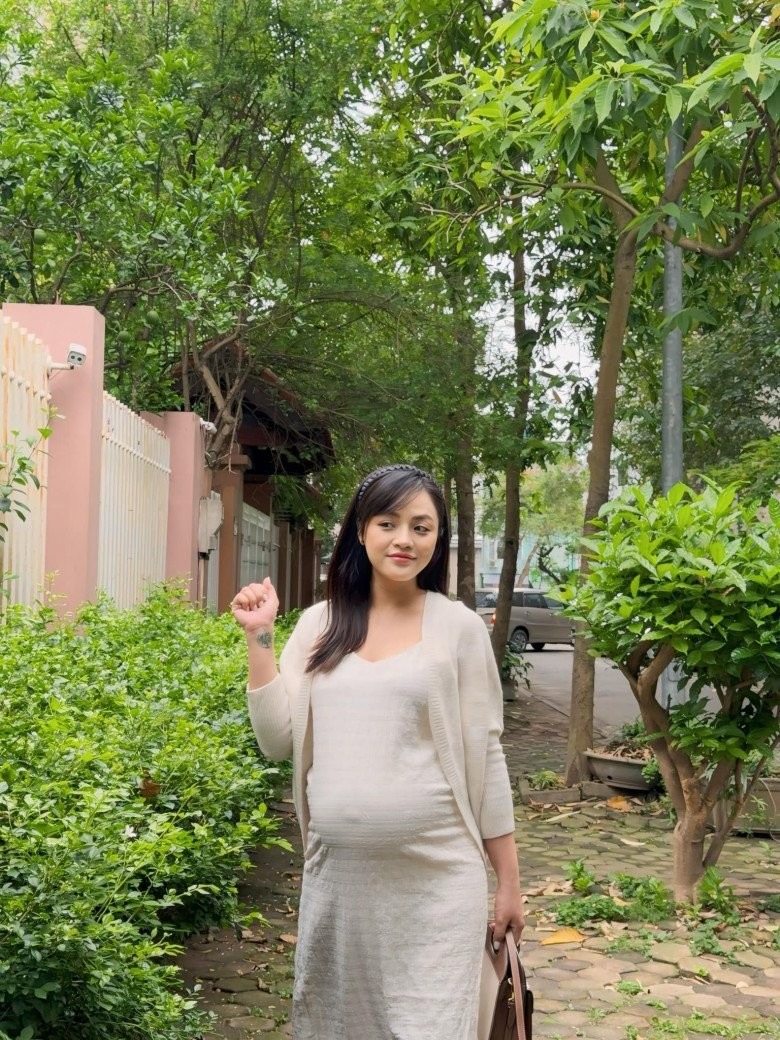 Thu Quỳnh cho biết cô và bạn trai thỏa thuận không công khai mối quan hệ.