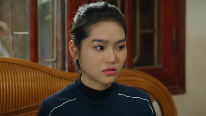 Một phân cảnh khá đơ của Cù Thị Trà