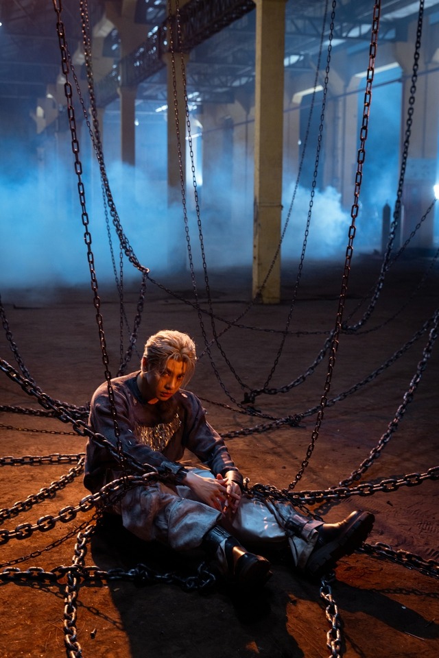 Noo Phước Thịnh ẩn ý, xiềng xích này đã trói chặt anh mấy năm nay