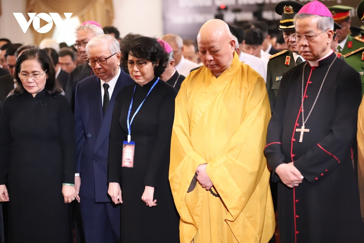Lãnh đạo thành phố, đại diện các tổ chức tôn giáo kính cẩn nghiêng mình, vĩnh biệt Tổng Bí thư Nguyễn Phú Trọng 