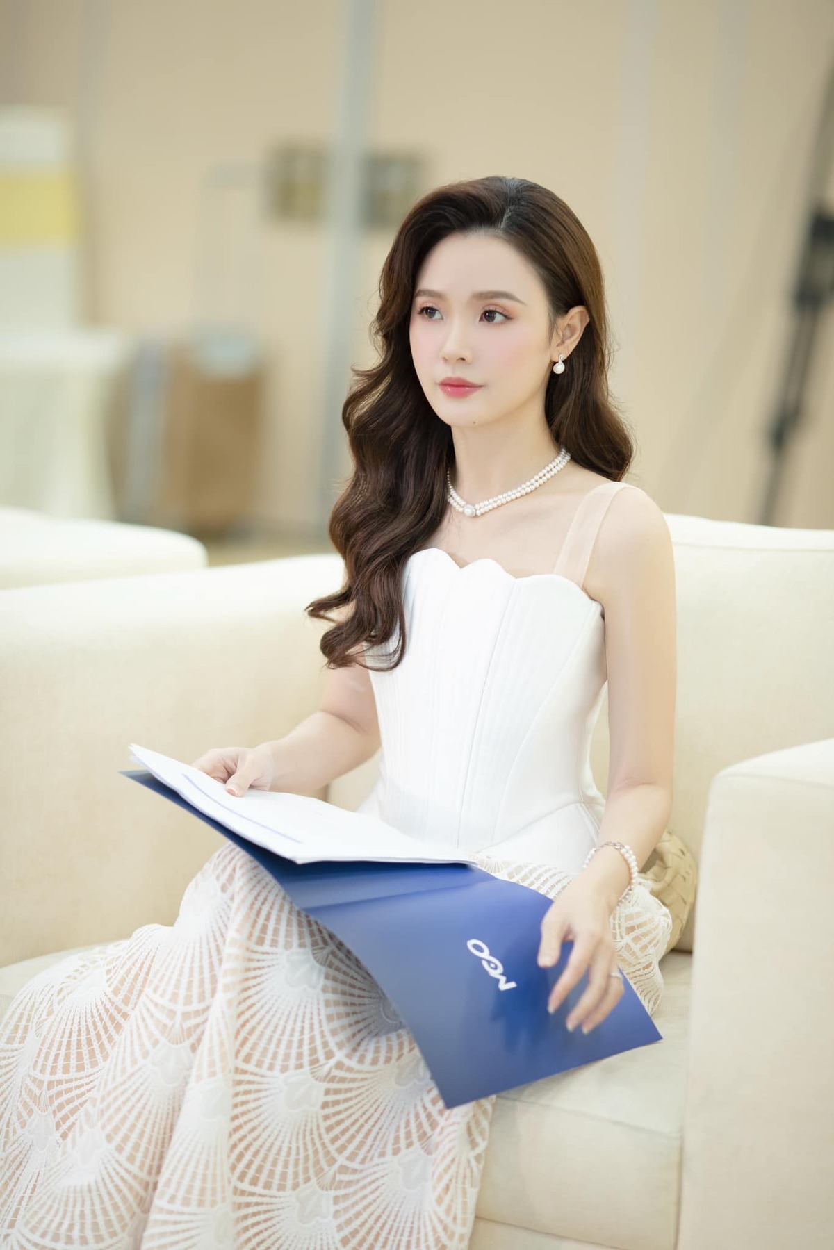 diễn viên Midu, hotgirl Midu, sao Việt