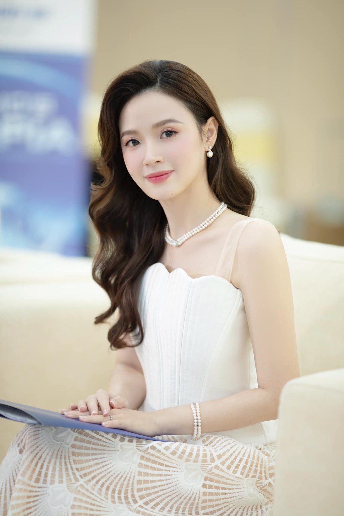 diễn viên Midu, hotgirl Midu, sao Việt