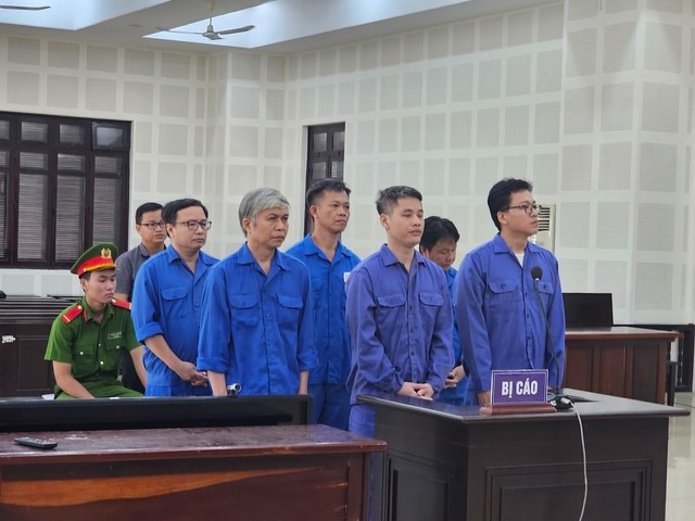 Các bị cáo tại tòa sáng 30-7