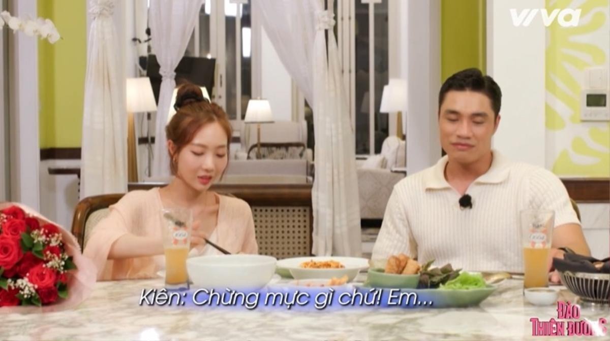 Yuna Vũ và Mạnh Kiên đã trò chuyện không ăn ý, không khí càng lúc càng căng thẳng.