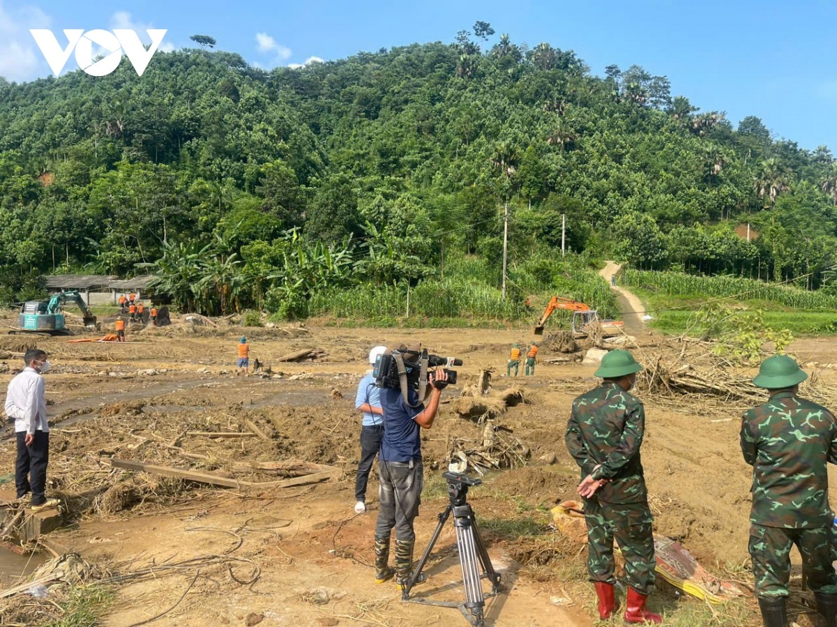 Cơ quan chức năng khuyến cáo, các đoàn cứu trợ, thiện nguyện trực tiếp liên hệ với chính quyền, cơ quan Mặt trận Tổ quốc Việt Nam ở các địa phương để hoạt động này diễn ra thuận lợi, an toàn, công khai, minh bạch, bảo đảm ai cũng nhận được sự quan tâm, sẻ chia tình cảm của đồng bào cả nước.