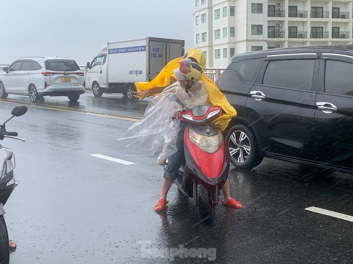 Theo Cổng thông tin phòng chống thiên tai thành phố Đà Nẵng, tổng lượng mưa tính từ 7h ngày 17/9-7h ngày 18/9 phổ biến 20-60 mm, có nơi có hơn như Suối Đá 134.0 mm, Chùa Linh ứng 128.2 mm, Đà Nẵng 90.4 mm, Hồ Thạch Gián 87.0 mm, Sơn Trà 80.2 mm, Cẩm Lệ 77.4 mm.