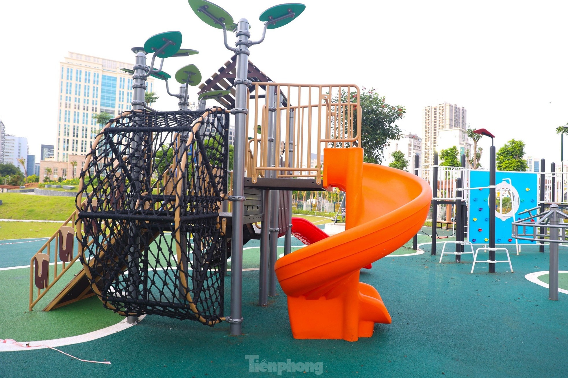 Cung Thiếu nhi sở hữu kiến trúc hiện đại và là dự án trọng điểm của Hà Nội. Đến nay, công trình này đã hoàn thành, dự kiến sẽ đưa vào khai thác trong tháng 10/2024