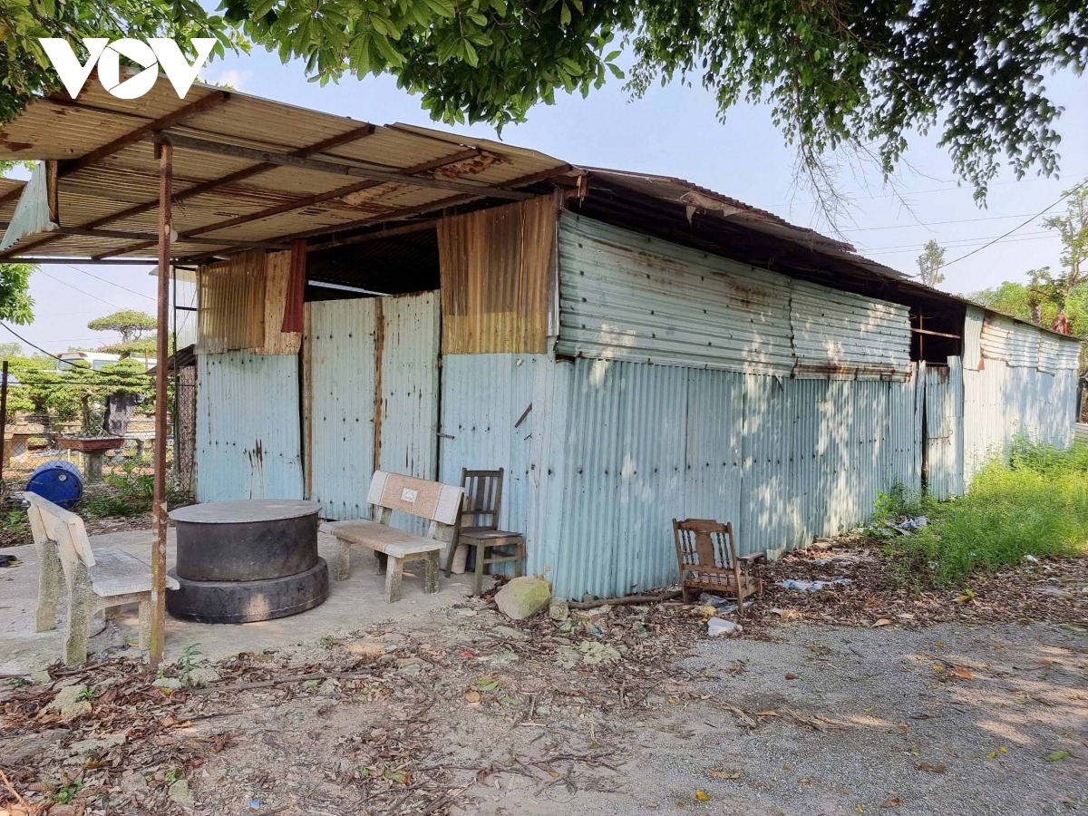 Một số hạng mục bỏ hoang, đắp chiếu lâu ngày do không được sử dụng.