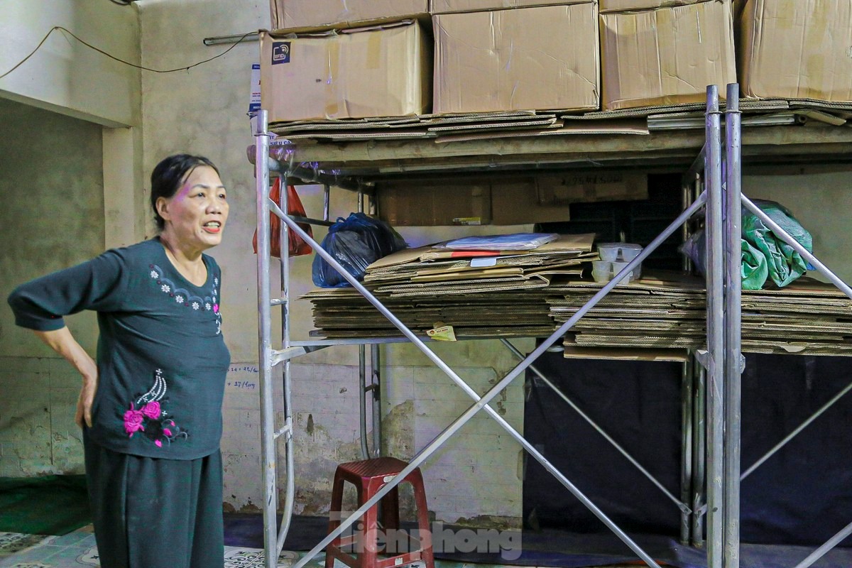 Ưu tiên sơ tán trước tại các khu vực nguy cơ cao do mưa lớn, ngập úng, lũ quét, sạt lở đất. Đề nghị người dân (trừ các lực lượng làm nhiệm vụ) hạn chế ra khỏi nhà bắt đầu từ 10 giờ ngày 27/10/2024.