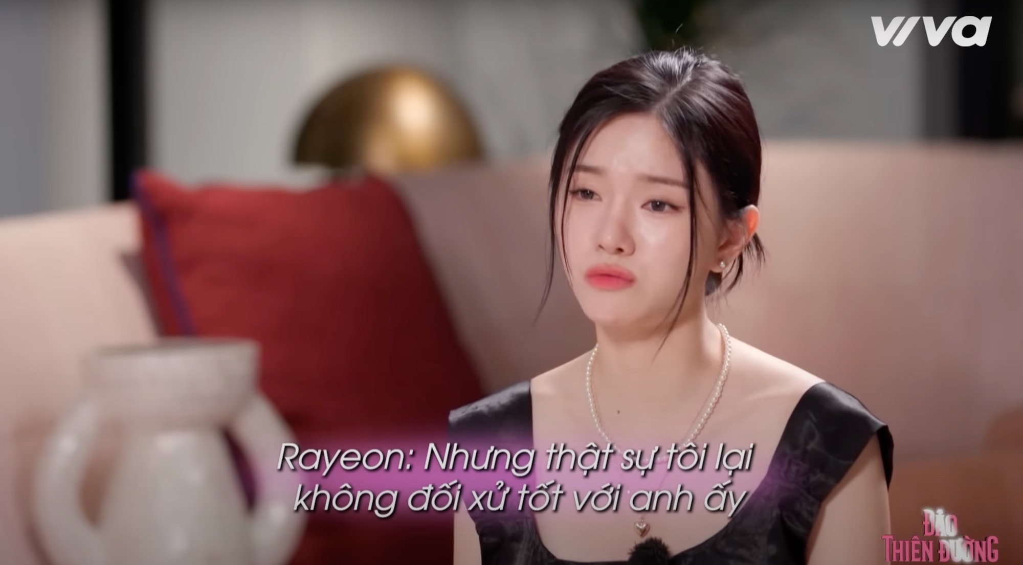 Rayeon cảm thấy có lỗi vì bản thân đã chìm đắm trong mối quan hệ với Michael mà quên mất còn có một Sung Ieon chân thành luôn ở cạnh bên.