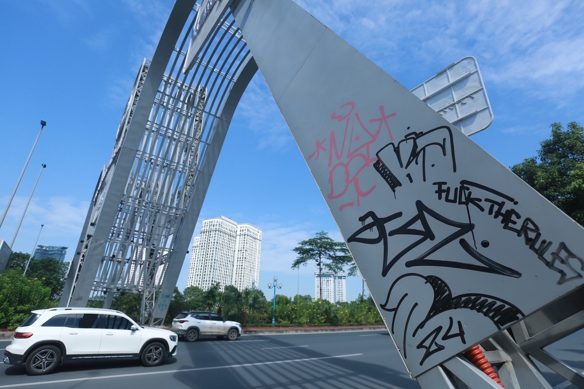 Thời gian gần đây, cổng chào 