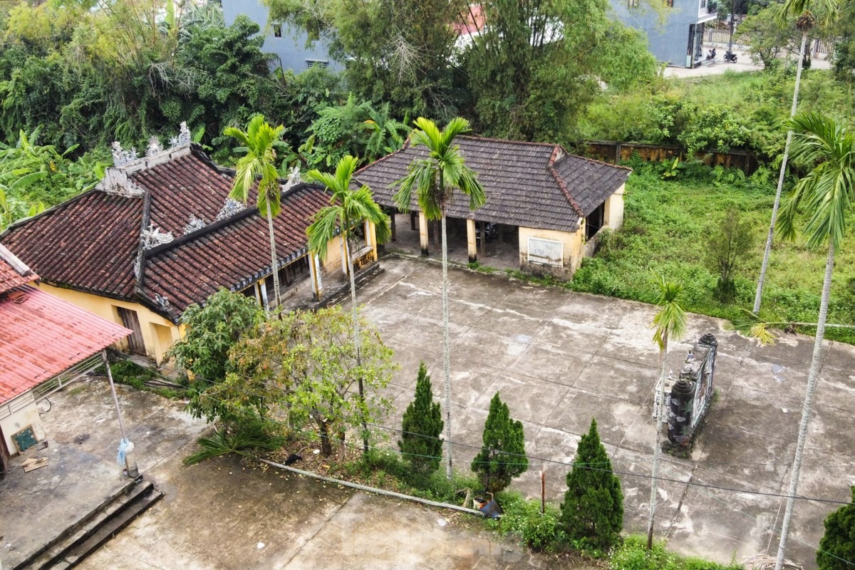 Đến năm Thành Thái thứ VIII (1896), làng Phong Lệ thành 2 làng nhỏ là Phong Lệ Bắc (Phong Bắc), Phong Lệ Nam (Phong Nam). Tên làng Phong Nam (nay là thôn Phong Nam) chính thức được hình thành.