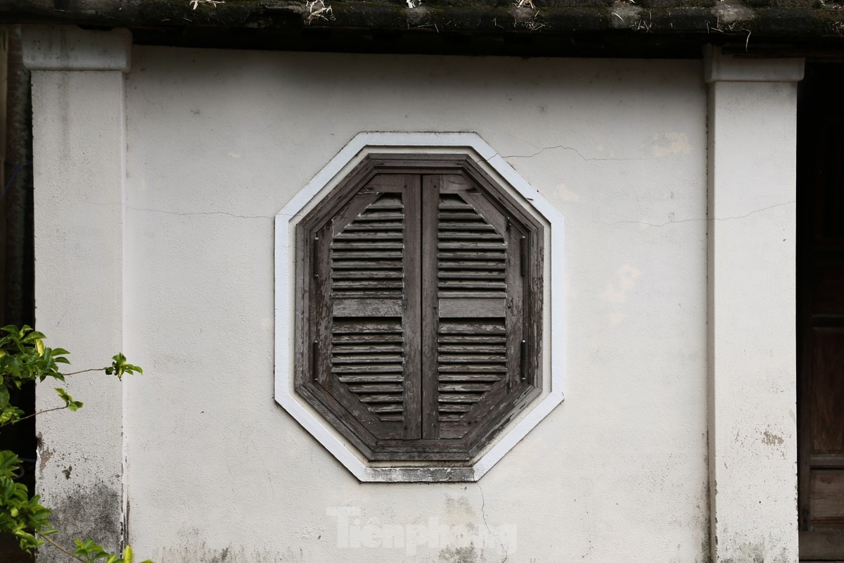 Ngày nay, dù đời sống người dân khấm khá và ổn định hơn, nhưng những mái nhà cổ vẫn được gìn gìn, nằm sừng sững bên cạnh những ngôi nhà mới khang trang, hiện đại, tạo nên nét độc đáo riêng có của vùng đất này.