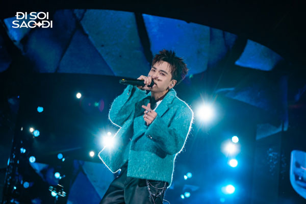 Trong tối 8/12, nam ca sĩ 