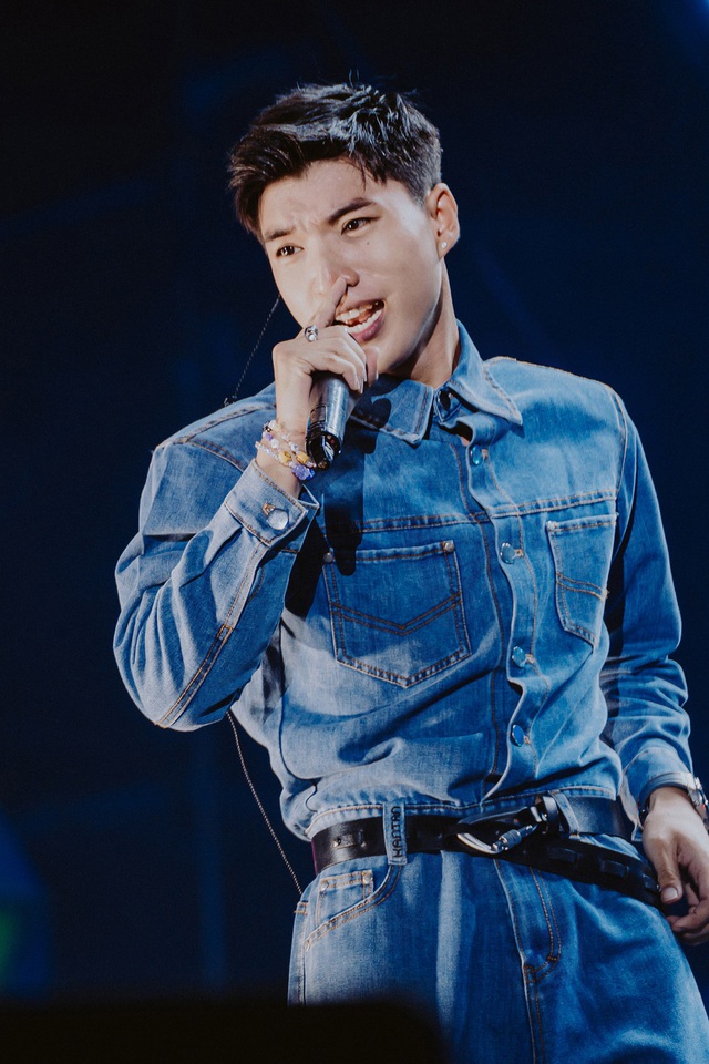 Sau hành trình dài nỗ lực cố gắng không ngừng, HIEUTHUHAI hiện đã trở thành cái tên sáng giá trong showbiz Việt