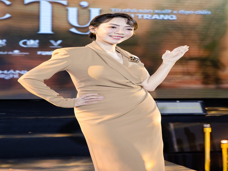 Thu Trang đưa mình vào 