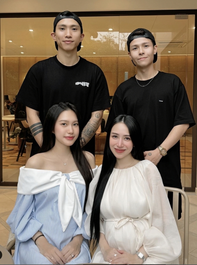 Ảnh chung thời điểm 2 cô nàng mang bầu