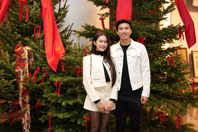 Văn Hậu đăng ảnh chúc mừng sinh nhật vợ