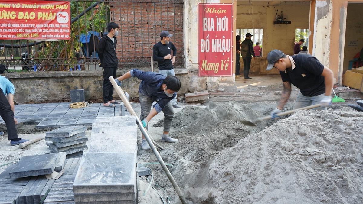 Quận Hai Bà Trưng (Hà Nội) đang thực hiện dự án cải tạo, sửa chữa hè phố Võ Thị Sáu nhằm chỉnh trang cảnh quan cho Công viên Tuổi trẻ. Dự án có tổng mức đầu tư hơn 3 tỷ đồng.