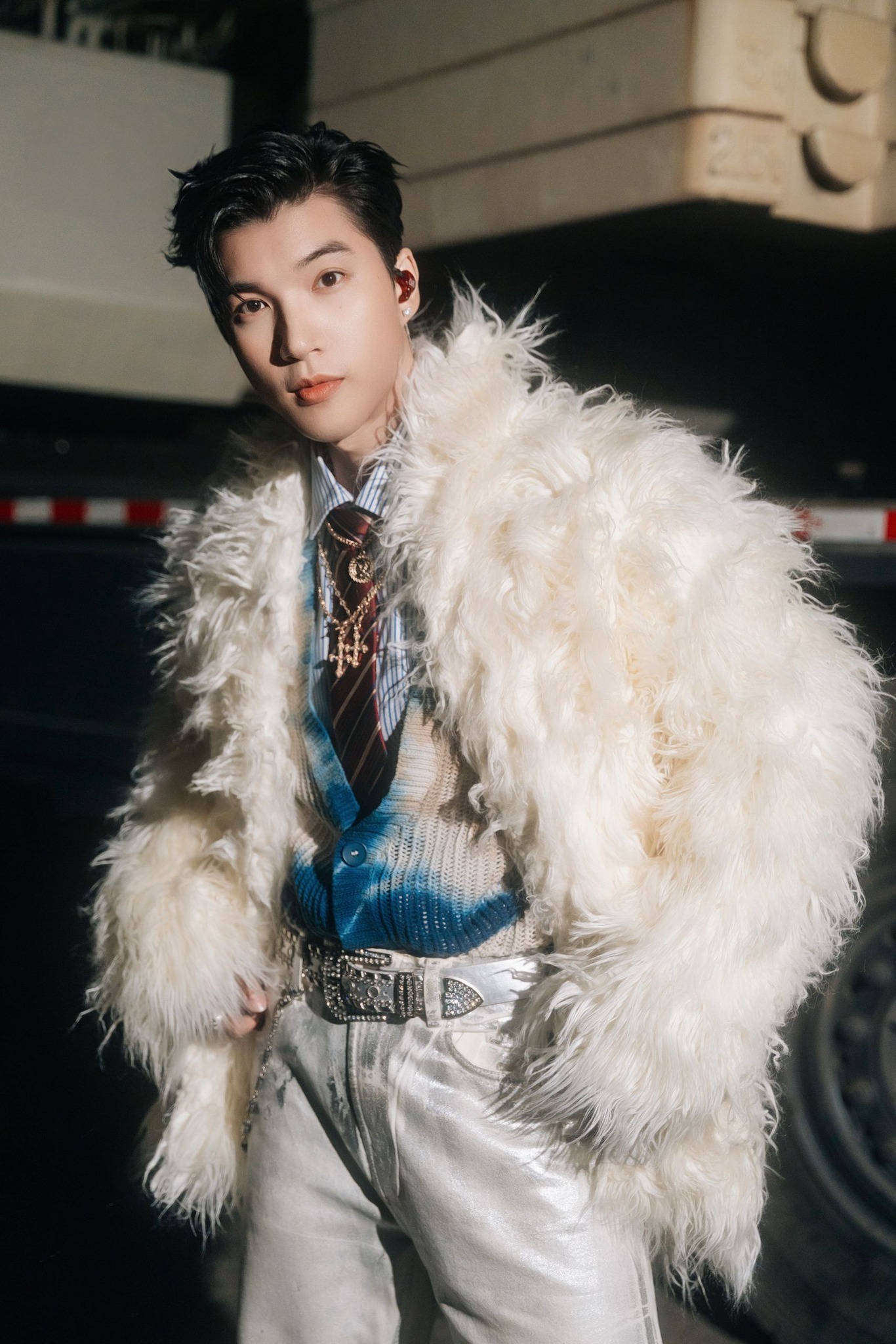 ... và HIEUTHUHAI dẫn đầu làn sóng thần tượng quốc nội