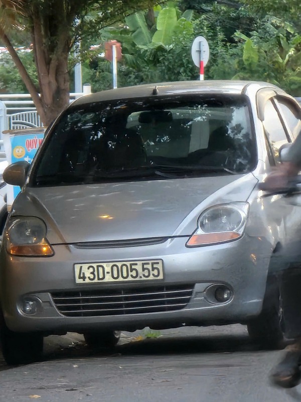 Trên xe ô tô BKS 43D - 005.55 của Phan Thanh Tâm luôn có camera, thang leo, máy quay phim cùng thiết bị thu phát wifi để đối tượng 