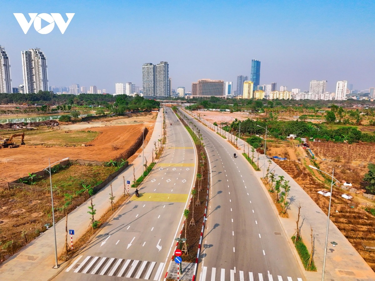 Dự án đầu tư xây dựng đường Lê Quang Đạo kéo dài là công trình trọng điểm của TP Hà Nội. Tuyến đường giúp nối liền quận Nam Từ Liêm và Hà Đông (Hà Nội), đồng thời giảm tải áp lực giao thông cho nhiều tuyến đường trong khu vực và kết nối nhiều khu đô thị phía Tây thành phố. 