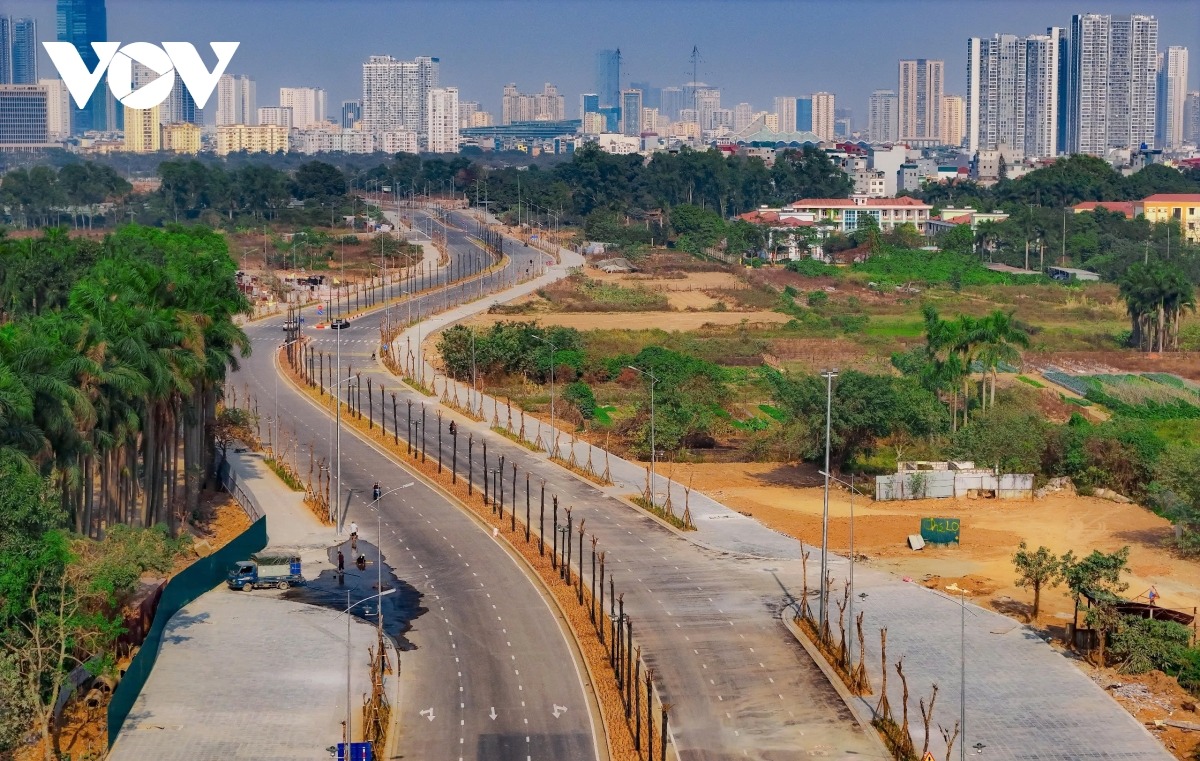 Dự án có chiều dài 2,6km, tổng mức đầu tư gần 750 tỷ đồng, trong đó phần giải phóng mặt bằng hơn 163 tỷ đồng, do UBND quận Nam Từ Liêm làm chủ đầu tư.