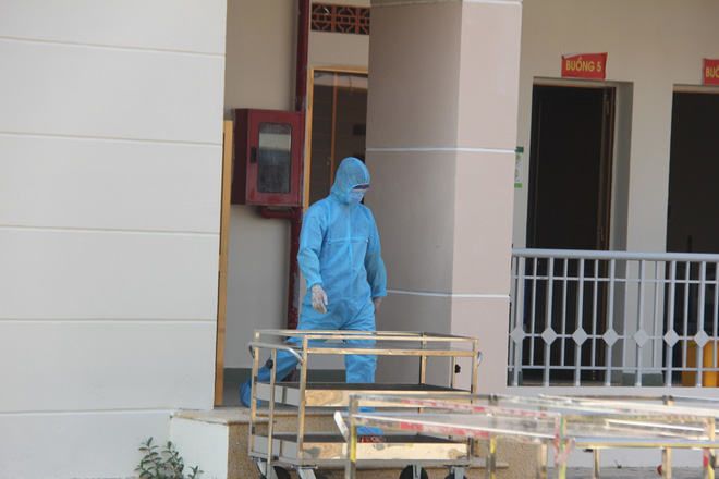 TP.HCM: 4 ca nhiễm Covid-19 chờ công bố, 93 khách dự đám tang ở Bình Chánh chờ kết quả xét nghiệm TP.HCM: 4 ca nhiễm Covid-19 chờ công bố, 93 khách dự đám tang ở Bình Chánh chờ kết quả xét nghiệm