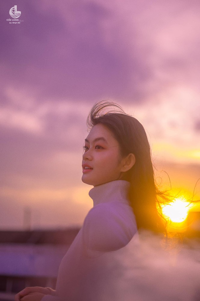 Nữ sinh 17 tuổi Cần Thơ khiến ngàn người tìm kiếm vì selfie dưới ánh Mặt Trời - 1 Nữ sinh 17 tuổi Cần Thơ khiến ngàn người tìm kiếm vì selfie dưới ánh Mặt Trời - 1